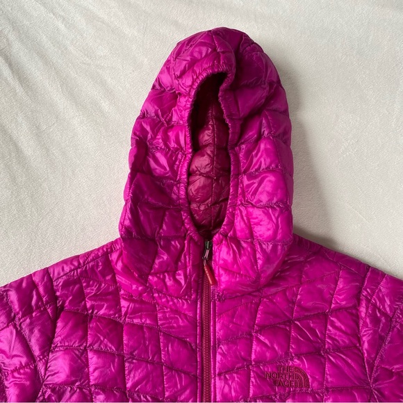 Hot Pink North Face Thermoball Down Jacket Size Medium - Picture 5 of 9